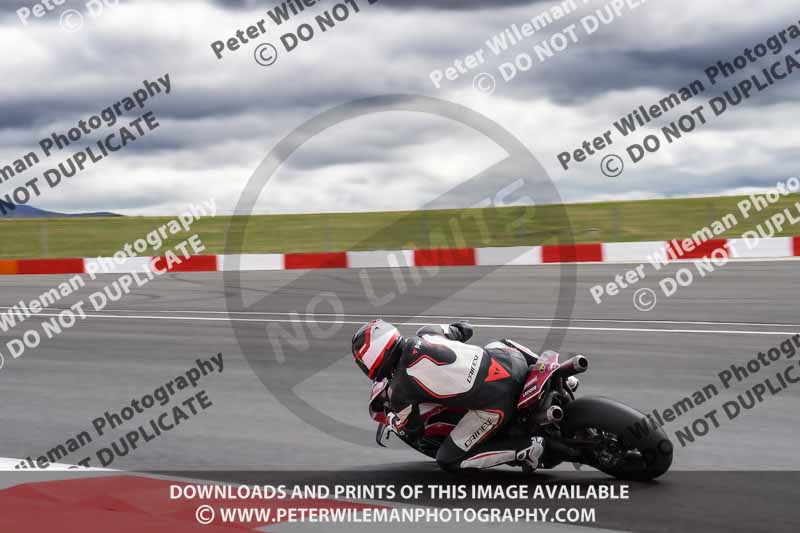 cadwell no limits trackday;cadwell park;cadwell park photographs;cadwell trackday photographs;enduro digital images;event digital images;eventdigitalimages;navarra;no limits trackdays;peter wileman photography;racing digital images;trackday digital images;trackday photos